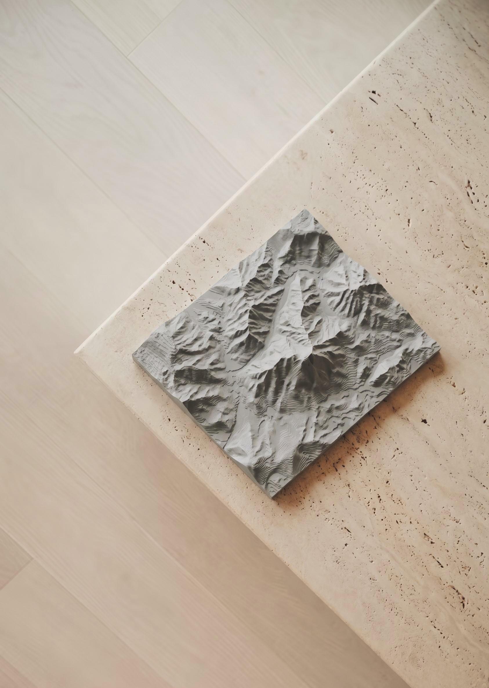 Grey topographic model showing ridgeline detail